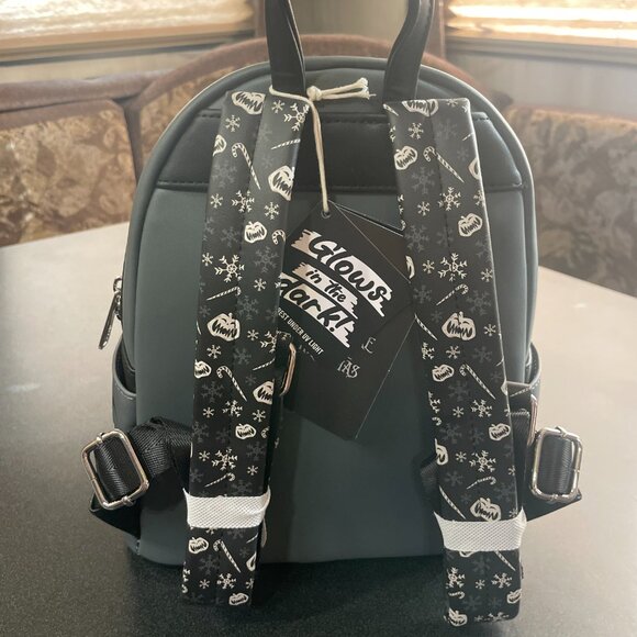 🎄Loungefly Nightmare Before Christmas Backpack & Wallet Set NWT - Picture 3 of 10